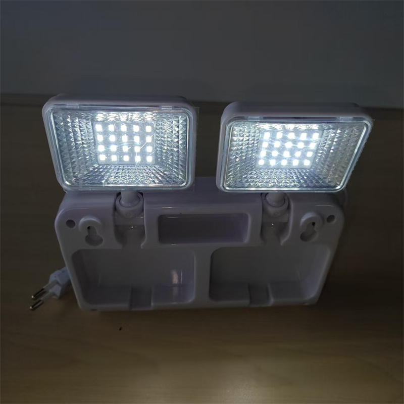 360° Rotatable Lamp Head Emerg - Power Outage Light recensione e prezzo