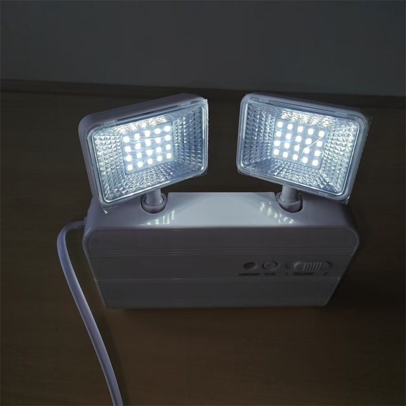 360° Rotatable Lamp Head Emerg - Power Outage Light recensione e prezzo